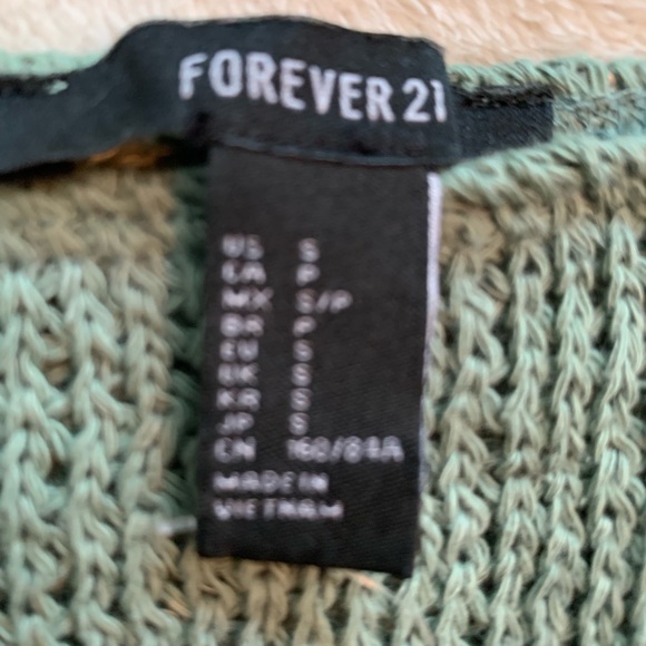 Crop Top - Picture 2 of 3